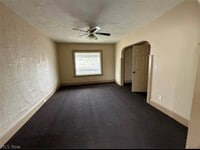 Building Photo - 3147 W 82nd St
