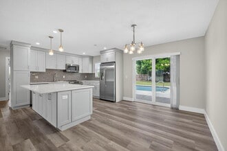 Building Photo - 316 La Mancha Ave