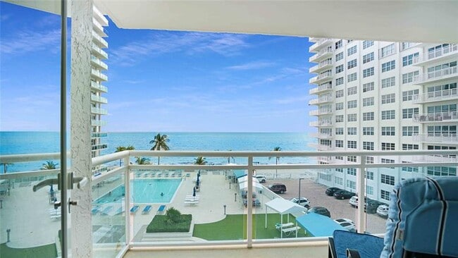 Building Photo - 3900 Galt Ocean Dr