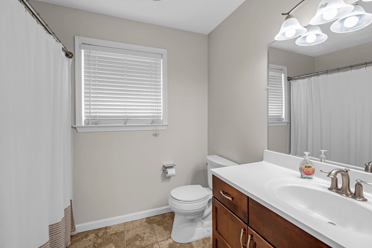 Building Photo - 6 Cattail Dr