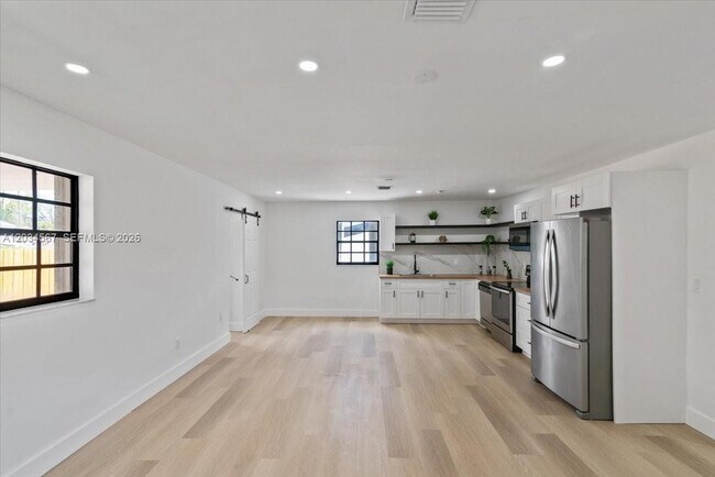 Building Photo - 1409 NW 44th St
