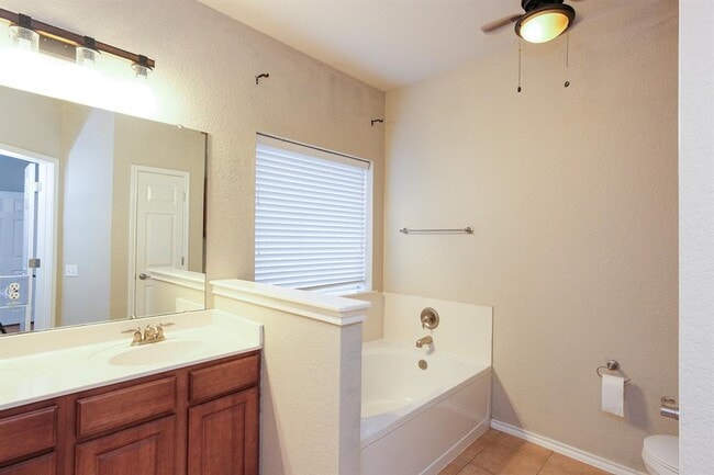 Building Photo - 10312 Lone Pine Ln