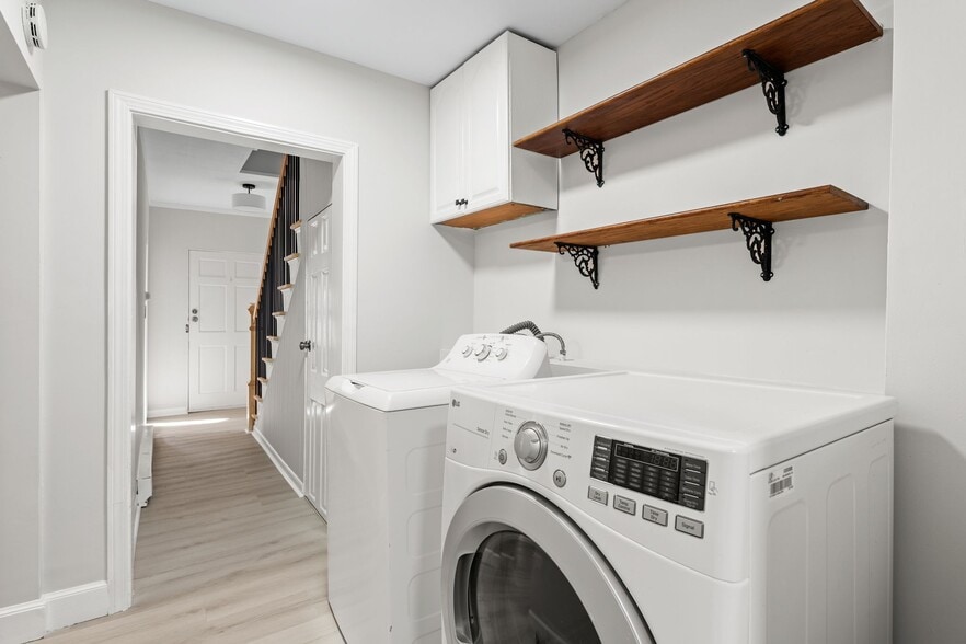 Laundry - 122 Saratoga St