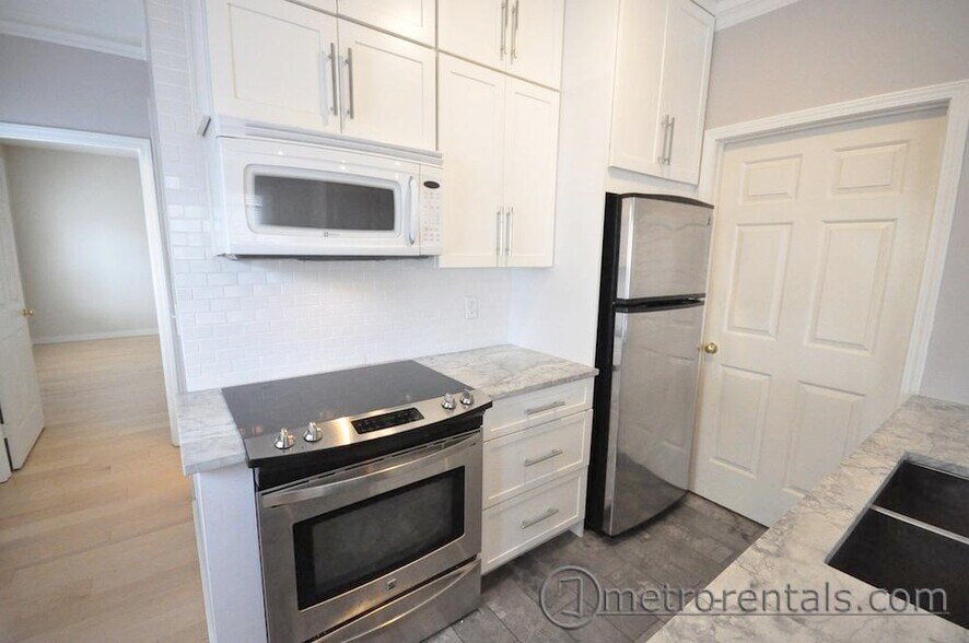 Building Photo - 27 Buttles Ave