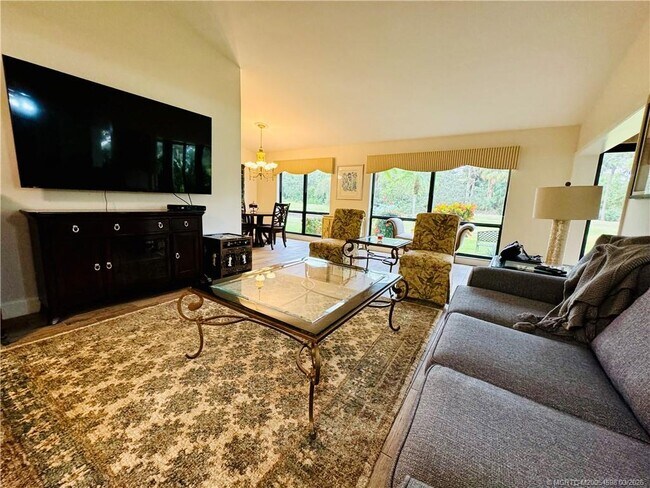 Building Photo - 2561 SW Egret Pond Cir