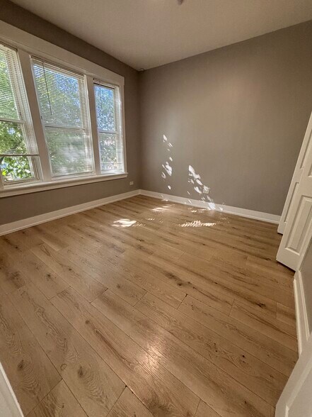 Building Photo - 3850 W Hirsch St