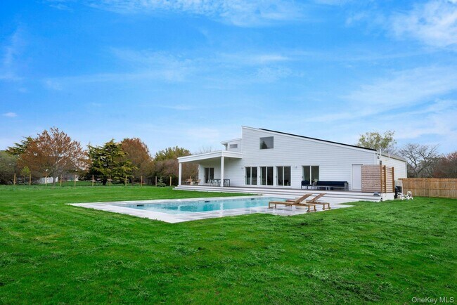 Building Photo - 420 Old Farm Rd