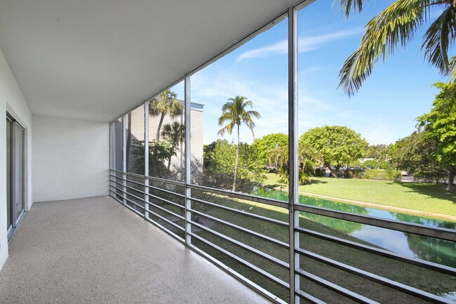 Building Photo - 300 Waterway Dr S