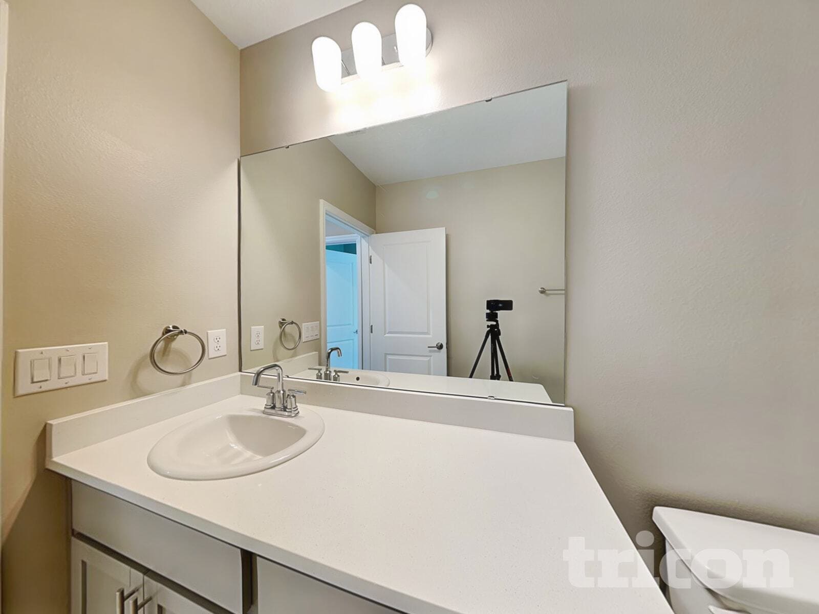 Building Photo - 212 Garnet Ave