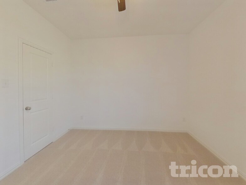 Building Photo - 509 Macdonald Wy