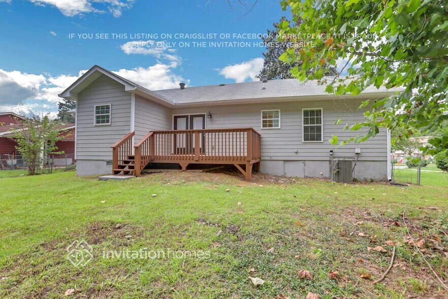 Building Photo - 6390 Ashdale Dr