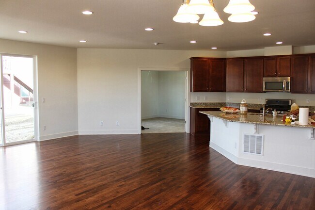 Building Photo - 10334 Kenneth Dr