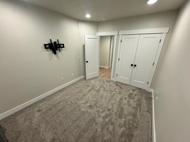 Bedroom - 88 S Hayata Ln