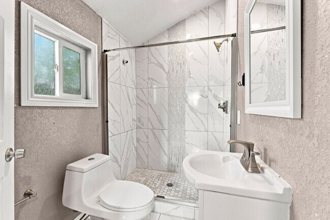 Building Photo - $2,800.95 with $300 Off the first month's rent, 3 Beds - 2 Baths, Single Family Home in Denver wi...
