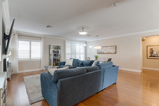 Building Photo - Fully Furnished Single-Story Gem in Peacef...