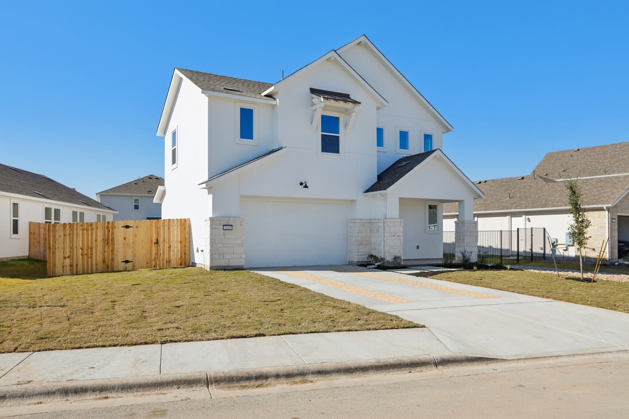 Building Photo - 1104 Yaupon Holly Dr