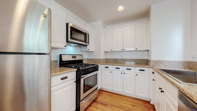 Kitchen - 10876 National Blvd