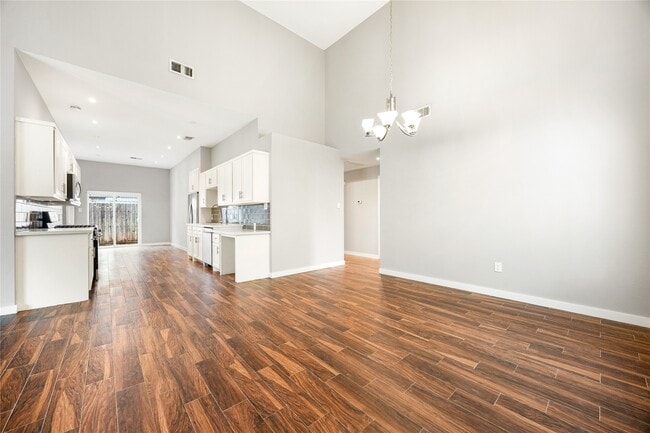 Building Photo - 5122 Prairie Creek Dr