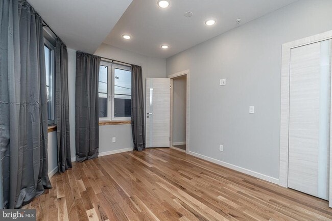 Building Photo - 2045 N College Ave