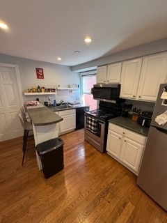 Galley kitchen w dishwasher - 1514 26th St NW