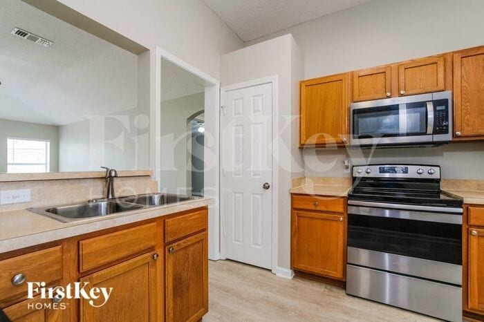 Building Photo - 833 Oak Arbor Cir