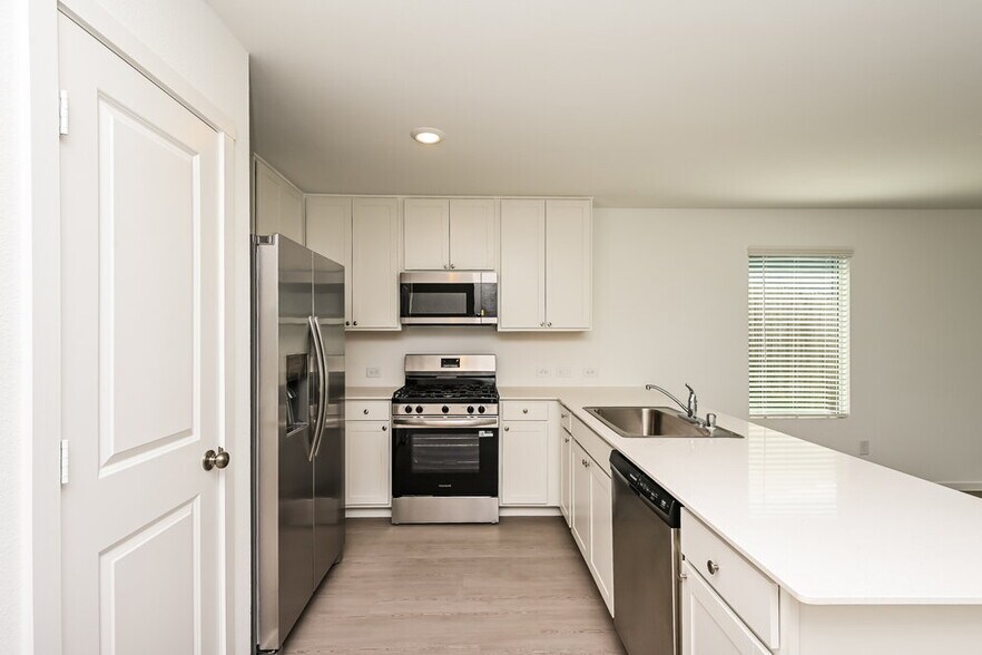 Building Photo - 2213 La Vis Ln