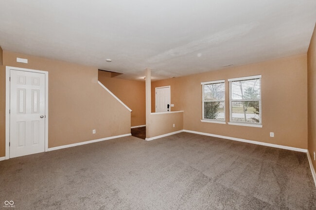 Building Photo - 8144 Wood Hollow Ln