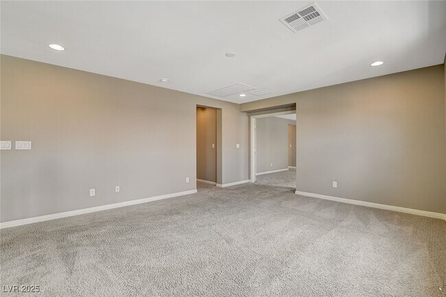 Building Photo - 6237 Fallsview Ct