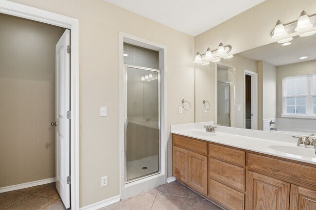 Building Photo - 3 Bed | 2 Bath | Jenks | Available Now