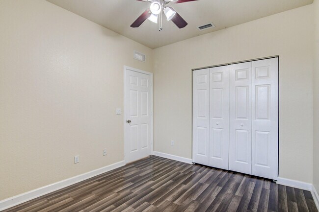 Building Photo - 10366 Wellington Parc Dr