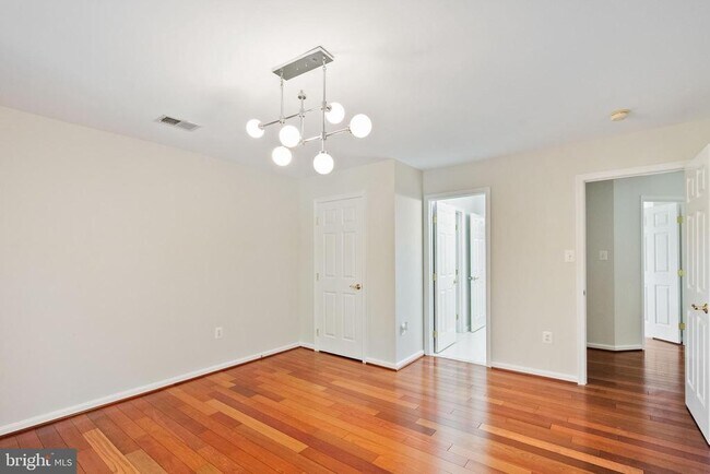 Building Photo - 2393 Watters Glen Ct