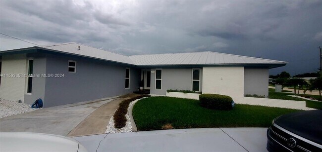 Primary Photo - 5121 Glade Ct