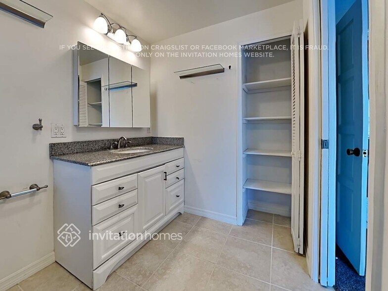 Building Photo - 3963 Irma Shores Dr