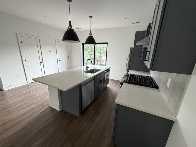 Building Photo - 355 Loeffler Ave