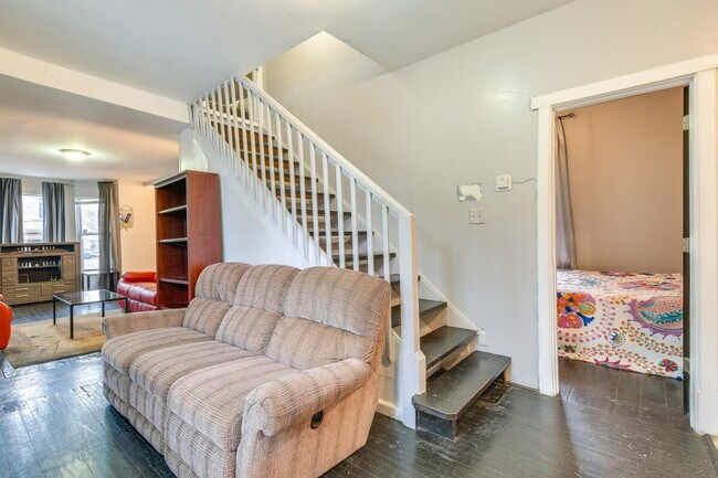 Building Photo - 5207 S May St