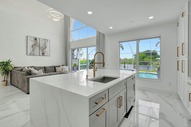 Building Photo - 10872 Tamoron Ln