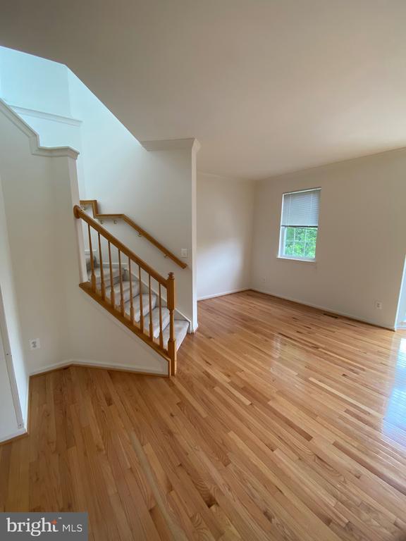 Building Photo - 2560 Belcroft Pl