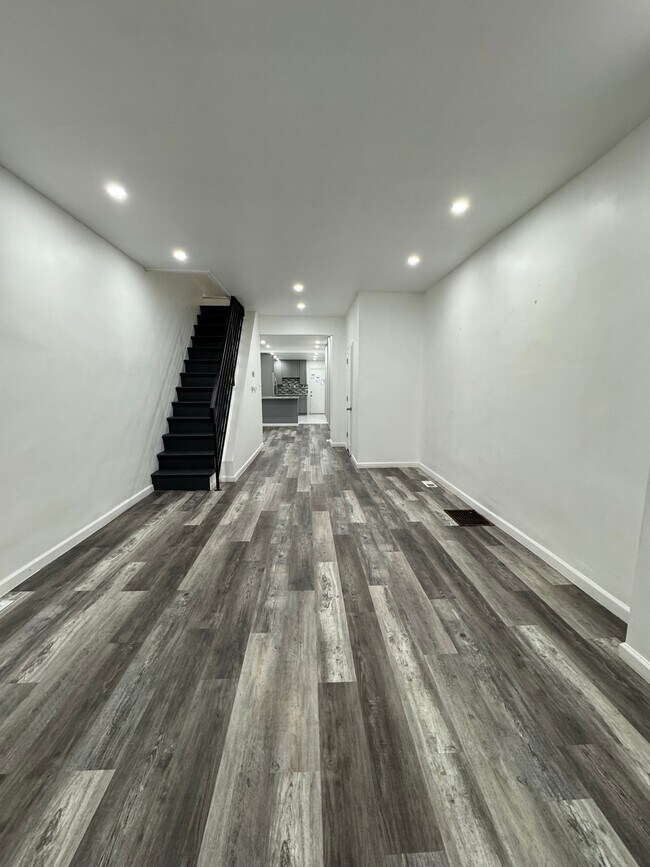 Building Photo - 1828 E Orleans St