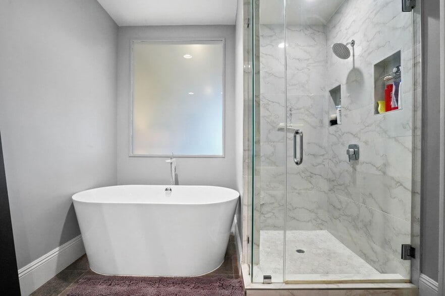 Building Photo - 16123 Sunset Blvd