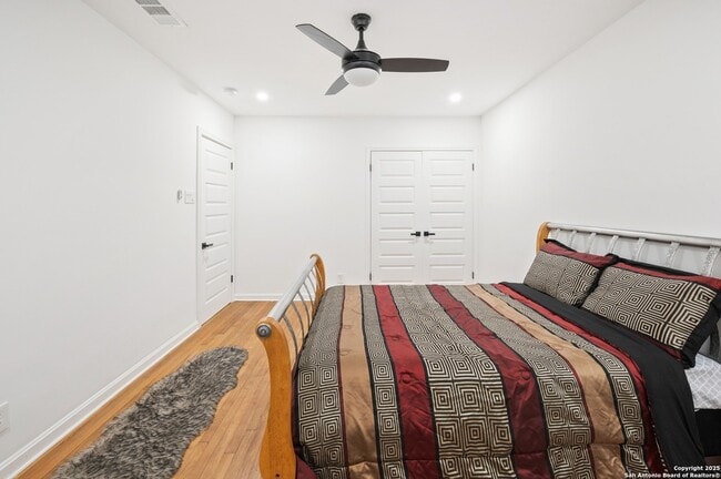 Building Photo - 423 College Blvd