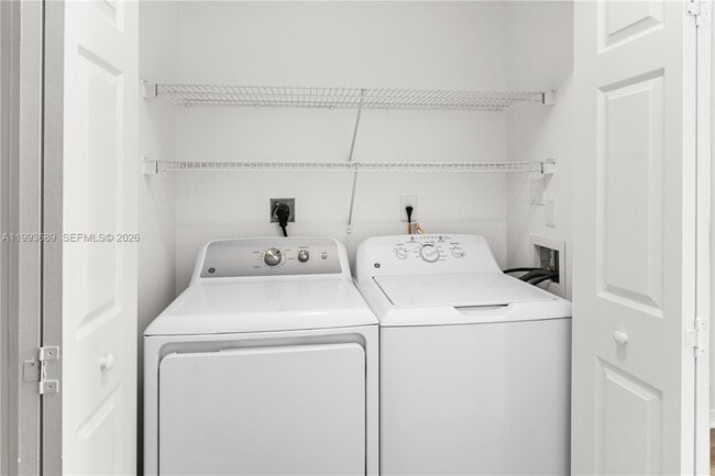 Building Photo - 6851 SW 44th St