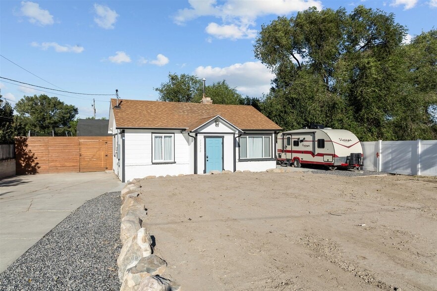 Building Photo - 12738 S 300 E