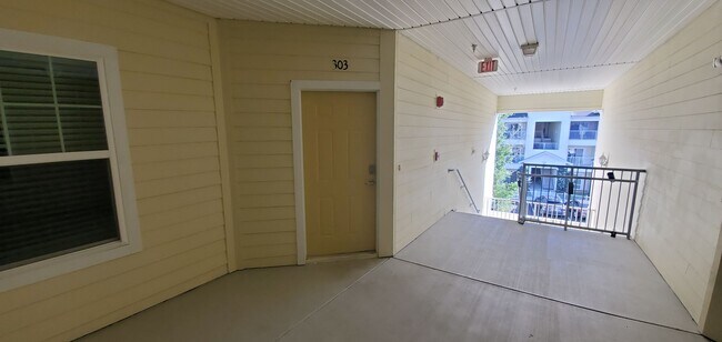 Building Photo - 2 bedroom 2 bathroom condo for rent