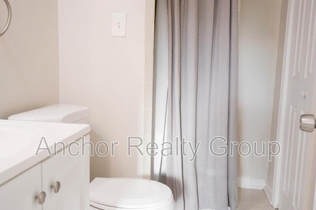 Building Photo - 331 Sunflower Ct