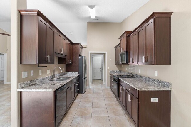 Building Photo - 7968 Lola Cir