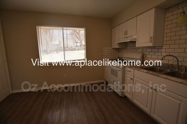 Building Photo - 3607 W 47th St