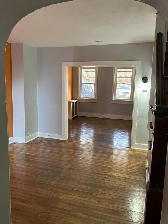 Building Photo - 14 Old Dorwart St