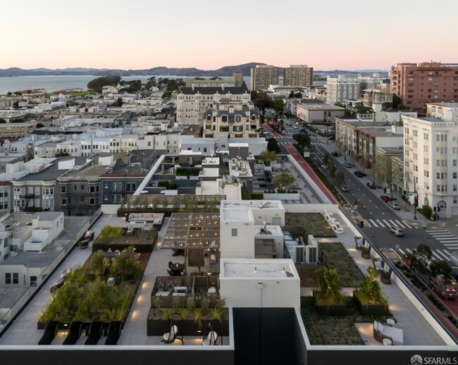 Building Photo - 2525 Van Ness Ave