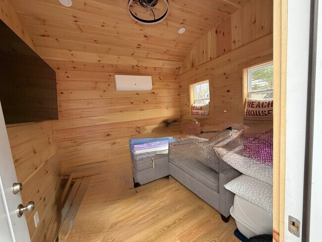 Building Photo - 111 Pendleton Rd