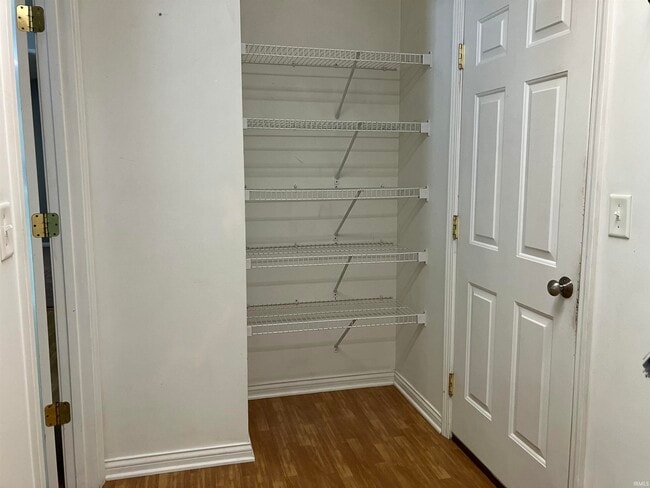 Building Photo - 8120 Cedar Point Dr